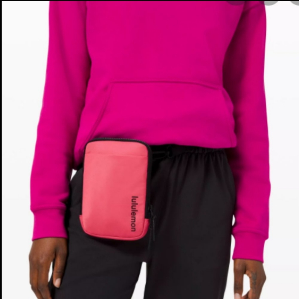 NWT Lululemon Easy Access Crossbody